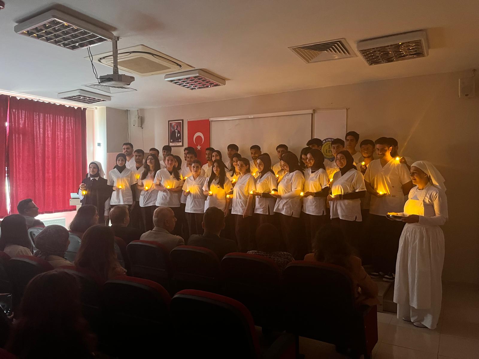 Yüksekokulumuzda Hemşirelik Haftası Kapsamında Işık Alma Töreni Düzenlendi